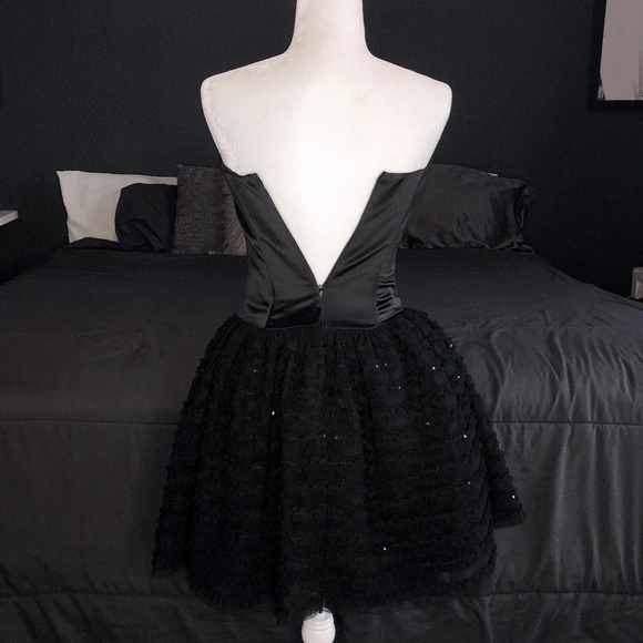 80s Strapless Corset Style Gown - Picture 4 of 7